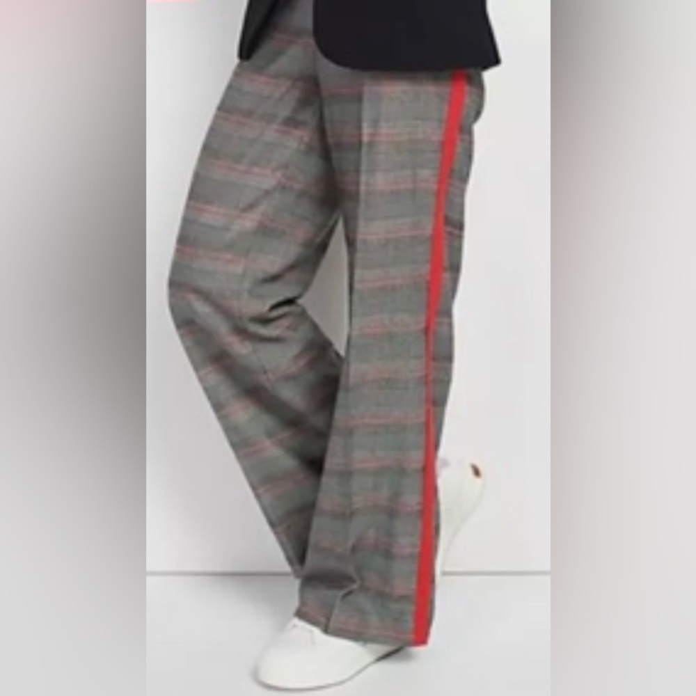 NWOT G.I.L.I. Petite Wide Leg Plaid Pant. Color: Multi/Black,Red. Size: 12P.